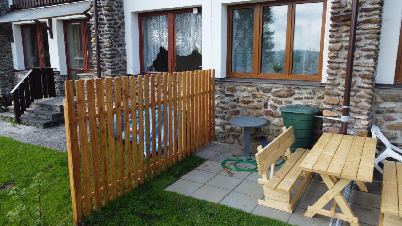 Apartmány Kubova Huť Exterior foto